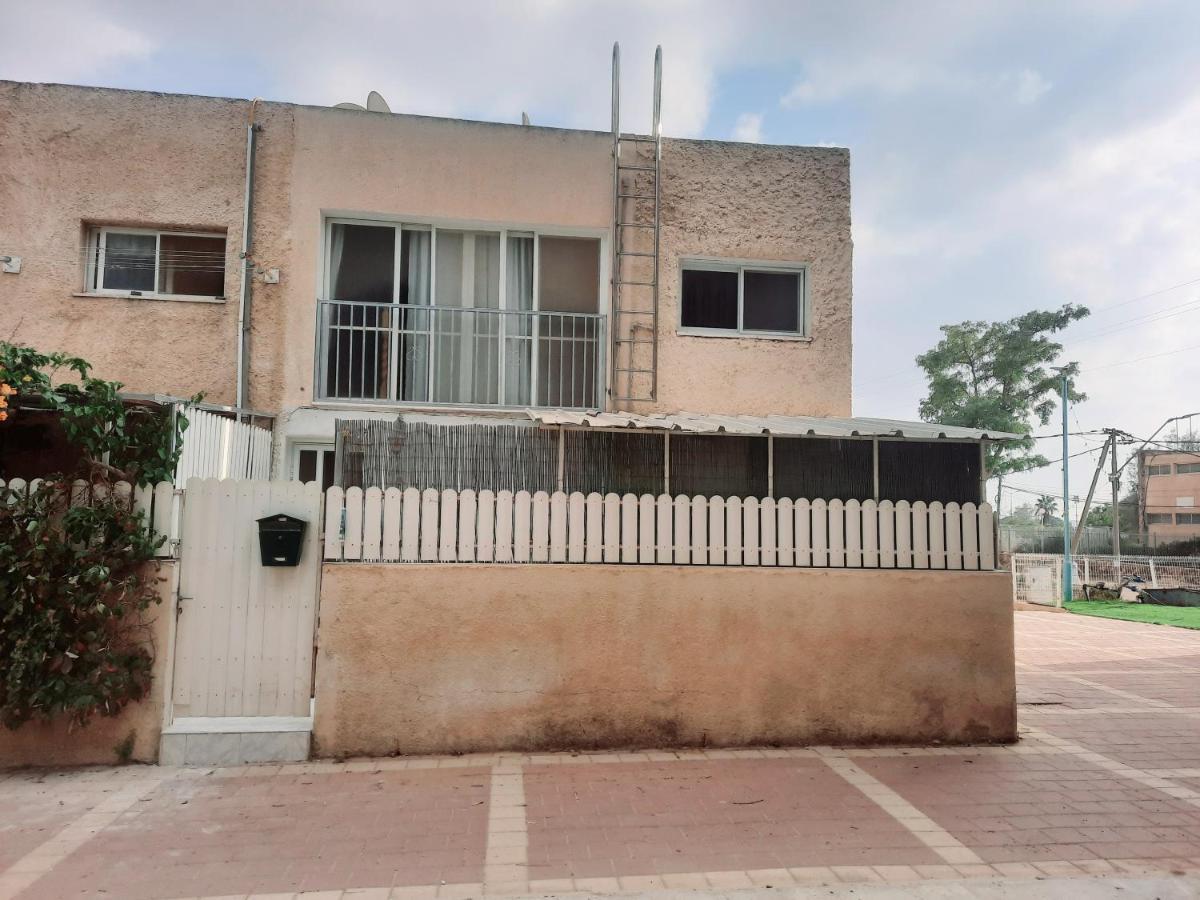 דירת אירוח חן - Chen Place Арад Экстерьер фото